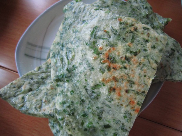 翡翠韭菜饼的做法
