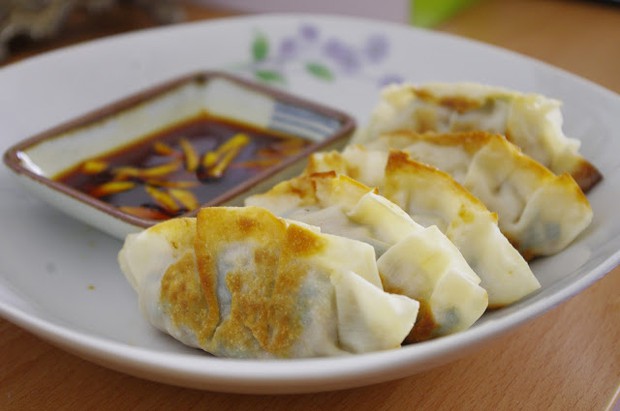 韭菜鸡蛋煎饺的做法