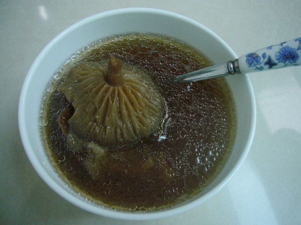 野生香菇汤的做法