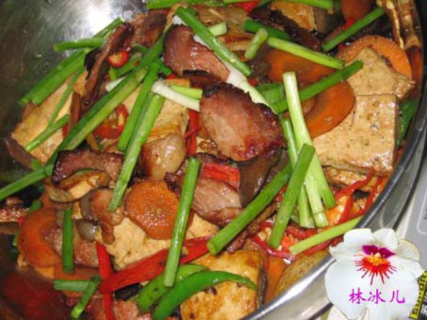 干锅腊肉烧豆腐的做法