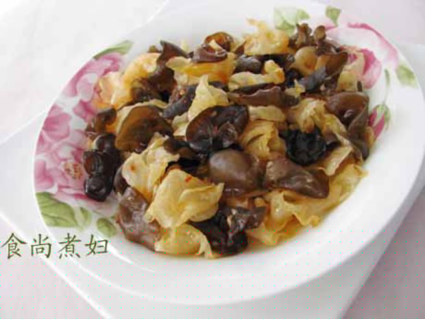 酱爆双耳的做法