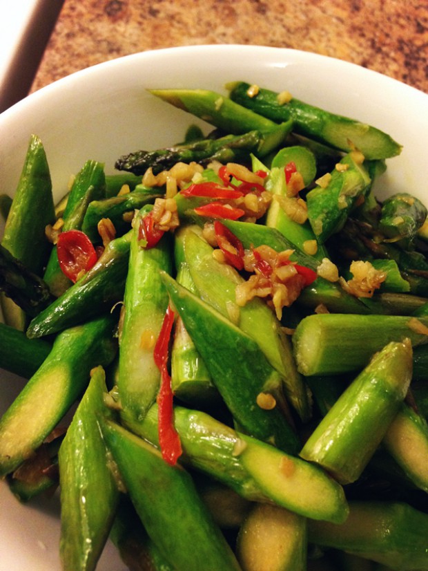 泡椒蒜蓉炒芦笋的做法