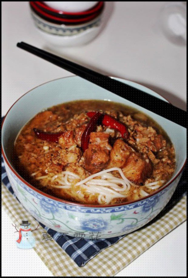酸菜红烧肉面的做法