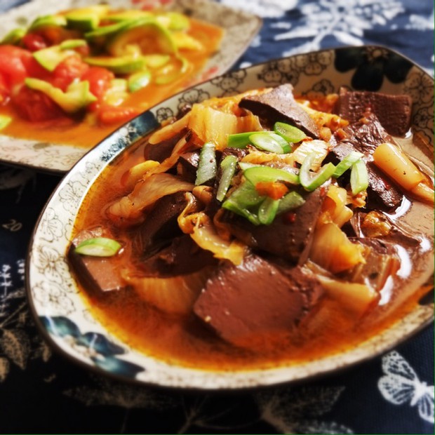 红烧酸菜鸭血的做法