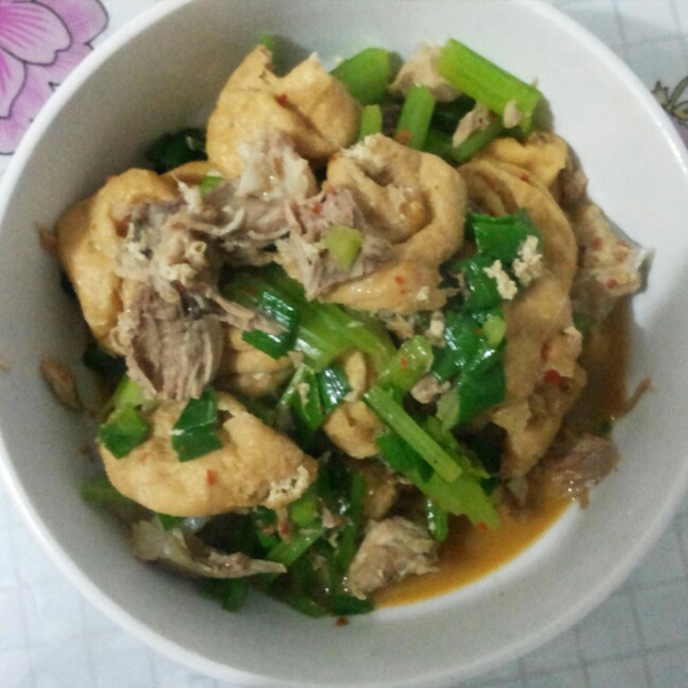烂肉焖豆泡的做法
