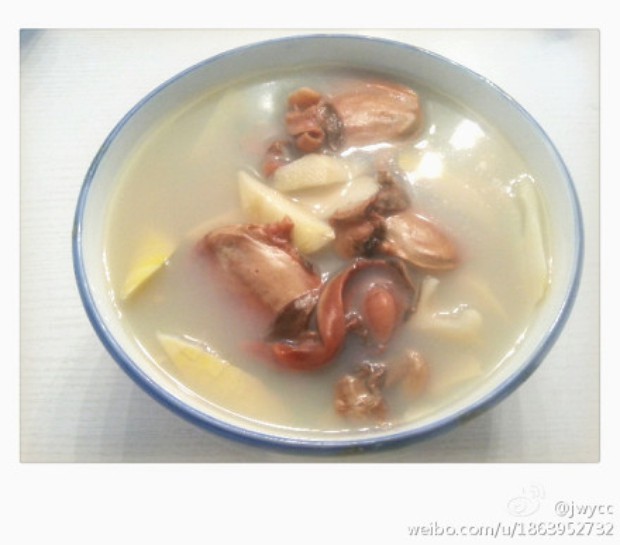 河蚌肉竹笋汤的做法