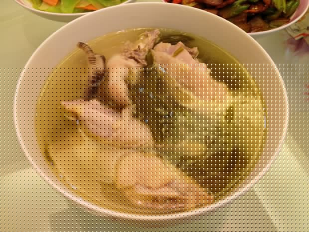剥皮辣椒鸡汤的做法