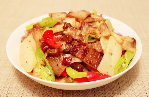 盘菜炒腊肉的做法