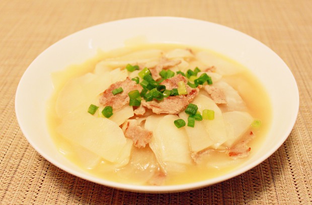 盘菜肉片汤的做法