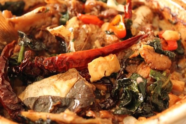 砂锅鱼头豆腐煲的做法