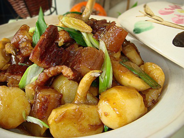 慈姑腊肉煲的做法