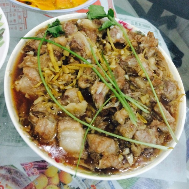 隔水清蒸蒜香排骨的做法