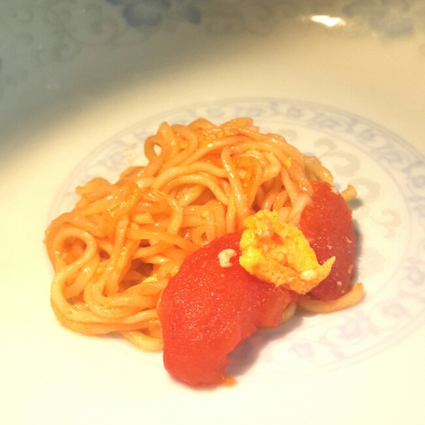 番茄蛋炒方便面(电饭锅版)的做法