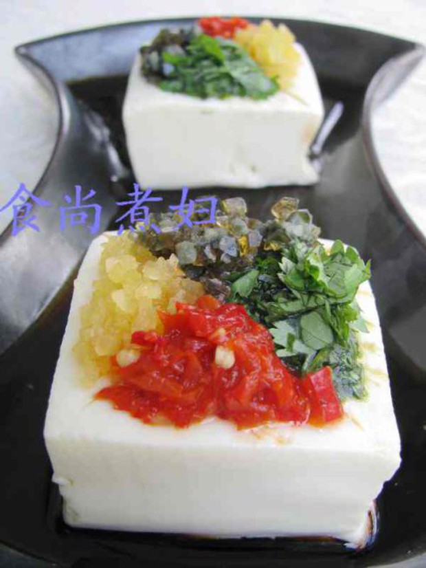 剁椒皮蛋豆腐的做法