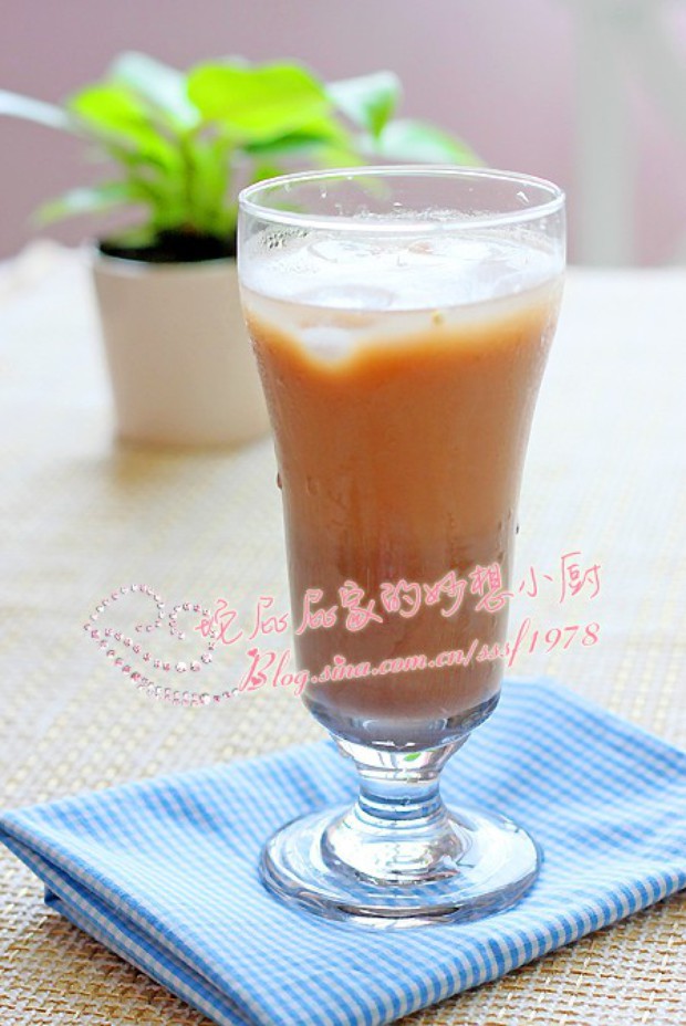 红豆沙玄米冰奶茶的做法