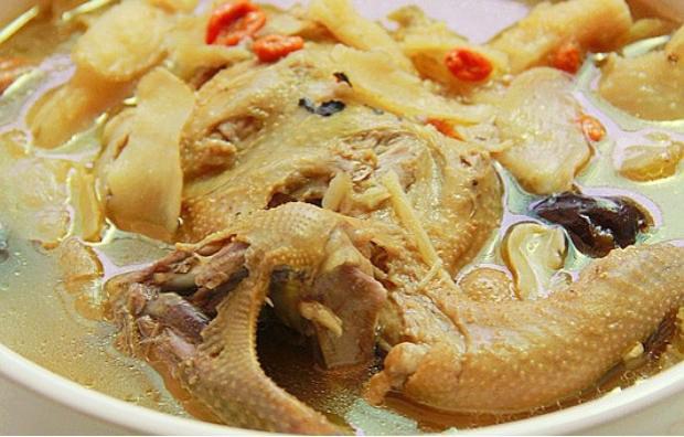 温补药膳鸽子汤的做法