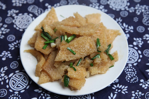 炒肉皮的做法