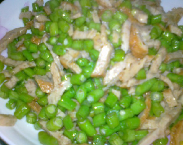 肉饼炒豆角的做法