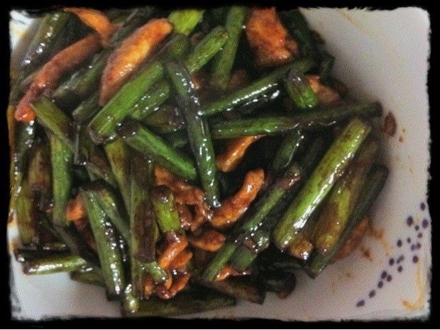 蒜苗炒肉丝的做法