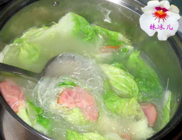 火腿白菜炖粉丝的做法
