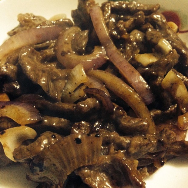 黑椒洋葱炒牛肉的做法