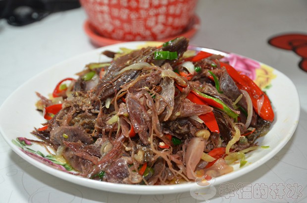 洋葱炒熏兔肉的做法