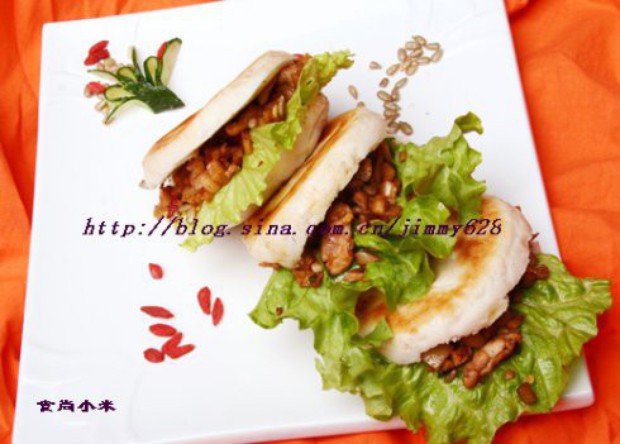 兔肉夹白吉馍的做法