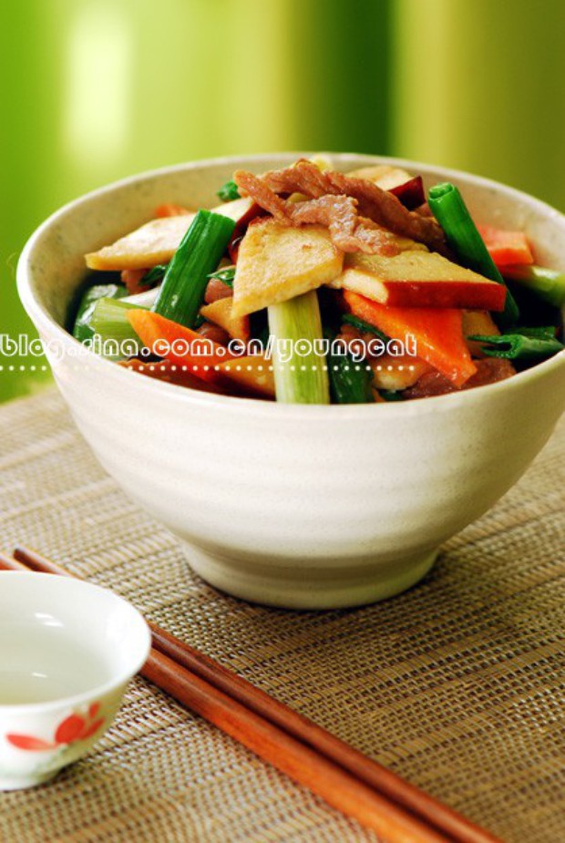 熏干香蒜炒肉丝的做法