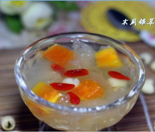 木瓜银耳莲子汤的做法