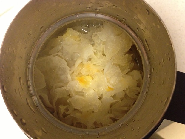 银耳羹(快手)的做法