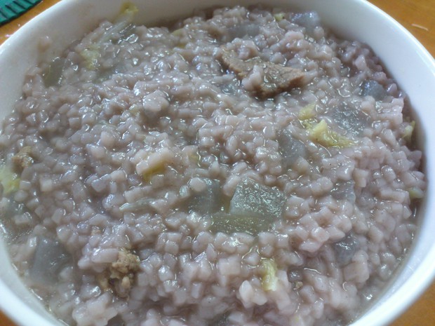 宝宝私房菜——肉片蔬菜粒粒面的做法