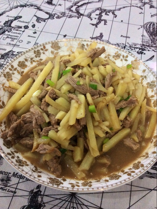 土豆丝炒牛肉的做法