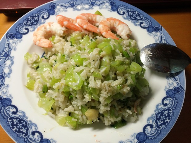 油菜梗炒饭的做法