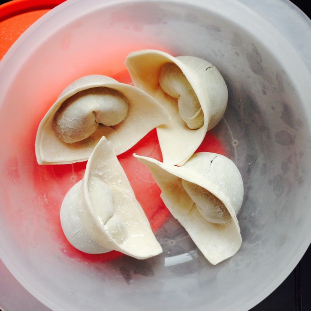 毛豆青菜香菇大馄饨的做法