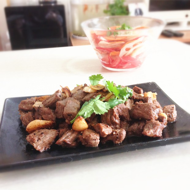 蒜香牛肉粒的做法