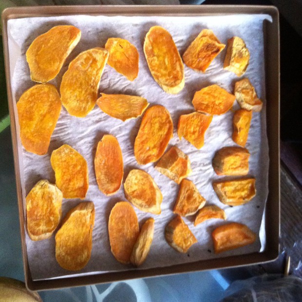 给爸妈做放心零食--烤红薯片的做法