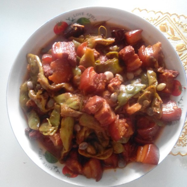 无油版红烧肉焖豆角的做法