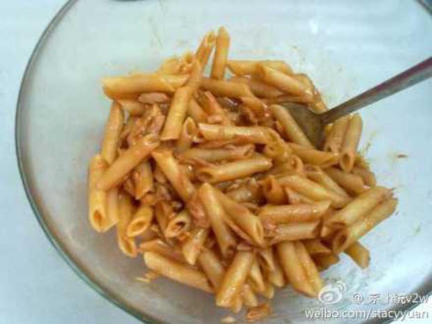 微波炉金枪鱼意大利面的做法