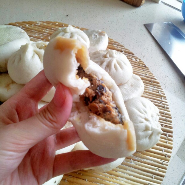 香菇木耳酱肉包的做法