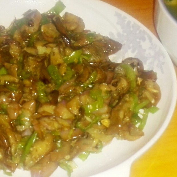 尖椒炒茄子的做法