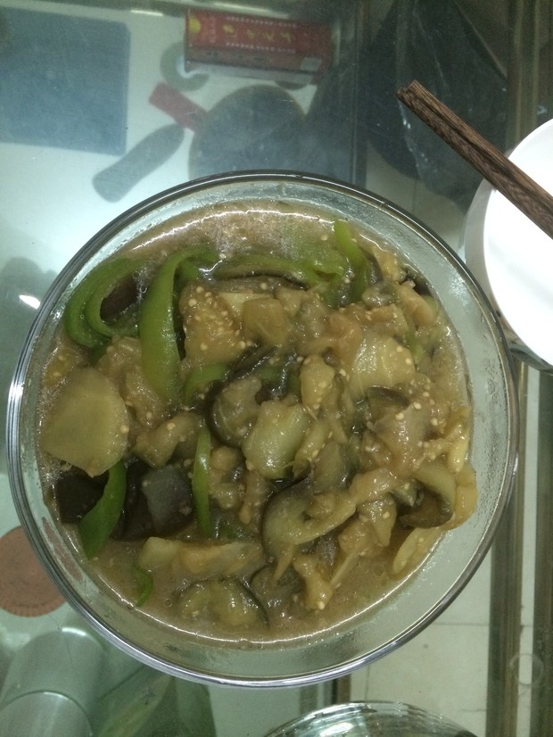 青椒土豆炒茄子的做法