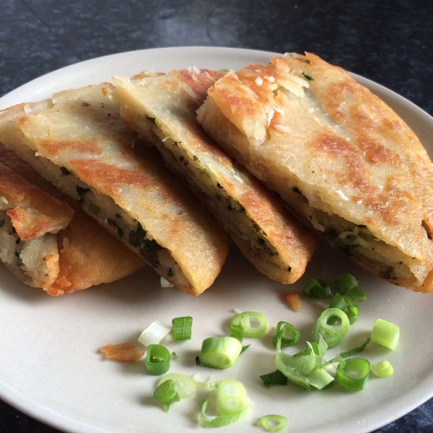 香葱芝麻油宣馍(五香饼)的做法