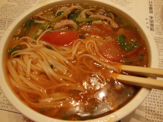芹菜番茄肉丝面的做法