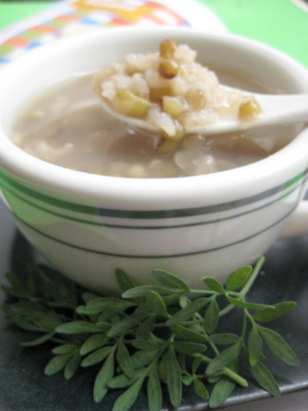 臭草陈皮绿豆沙的做法