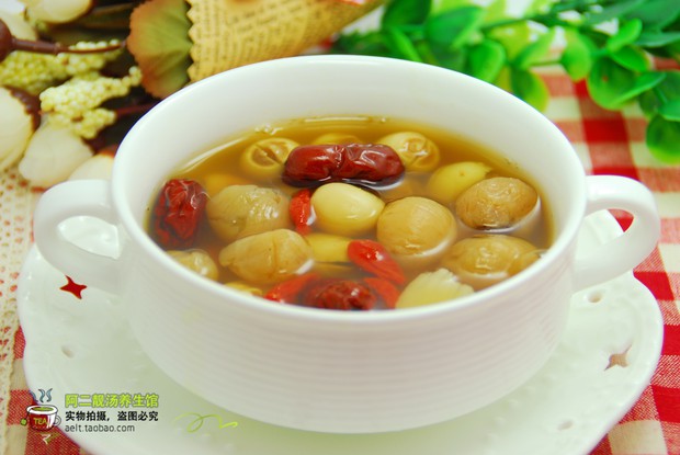 红枣桂圆莲子糖水的做法