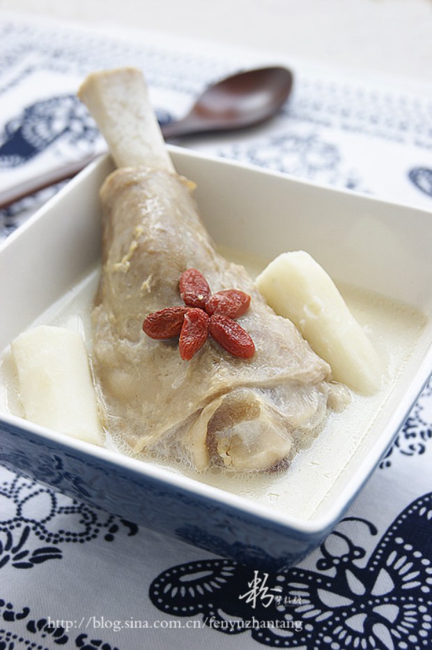 豆浆炖羊腿的做法