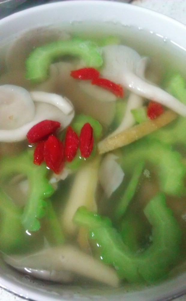 苦瓜平菇瘦肉汤的做法