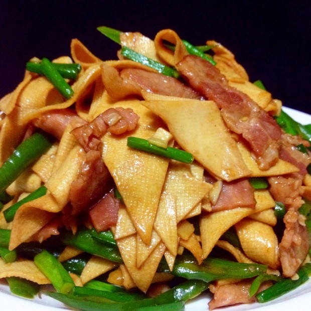 肉片韮苔炒千张的做法