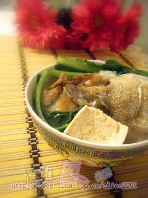芥菜鱼头豆腐汤的做法