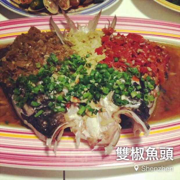 双椒鱼头的做法